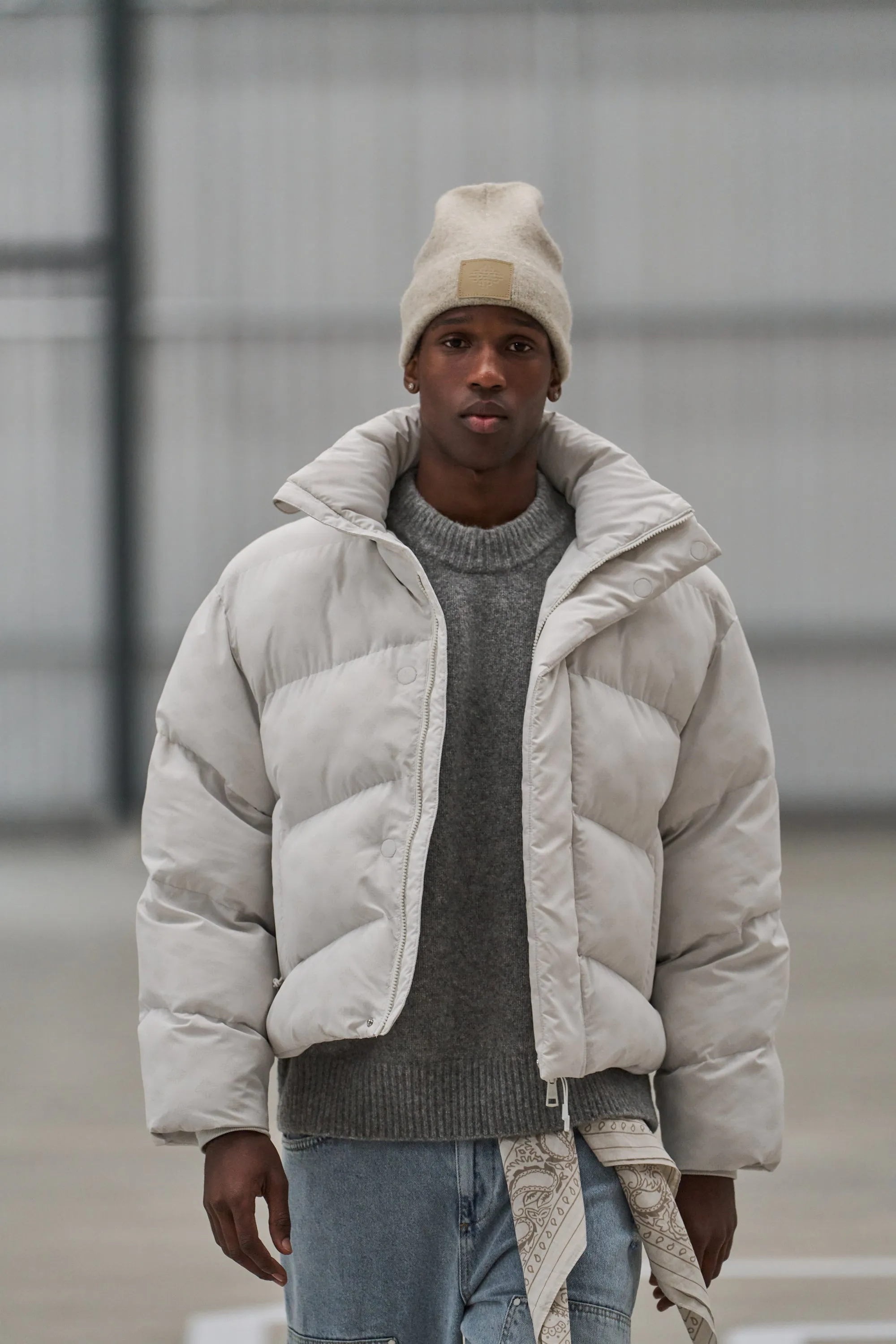 COLD REACTIVE PUFFER COAT - OFF WHITE