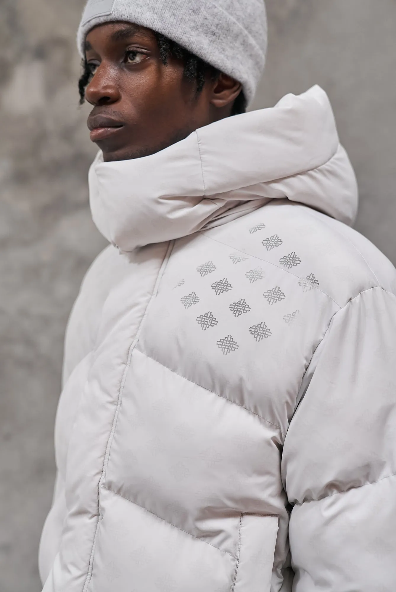 COLD REACTIVE PUFFER COAT - OFF WHITE