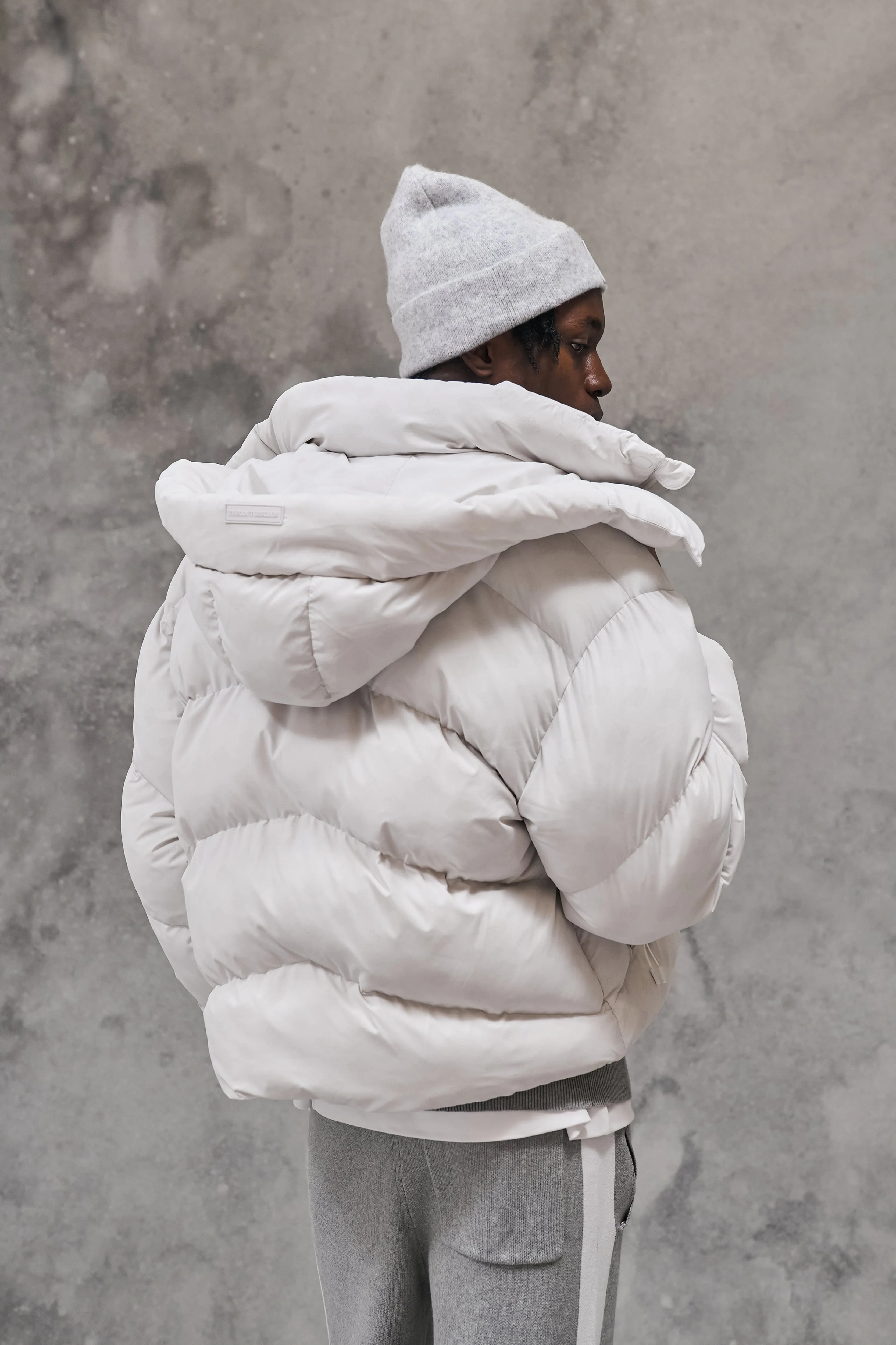 COLD REACTIVE PUFFER COAT - OFF WHITE