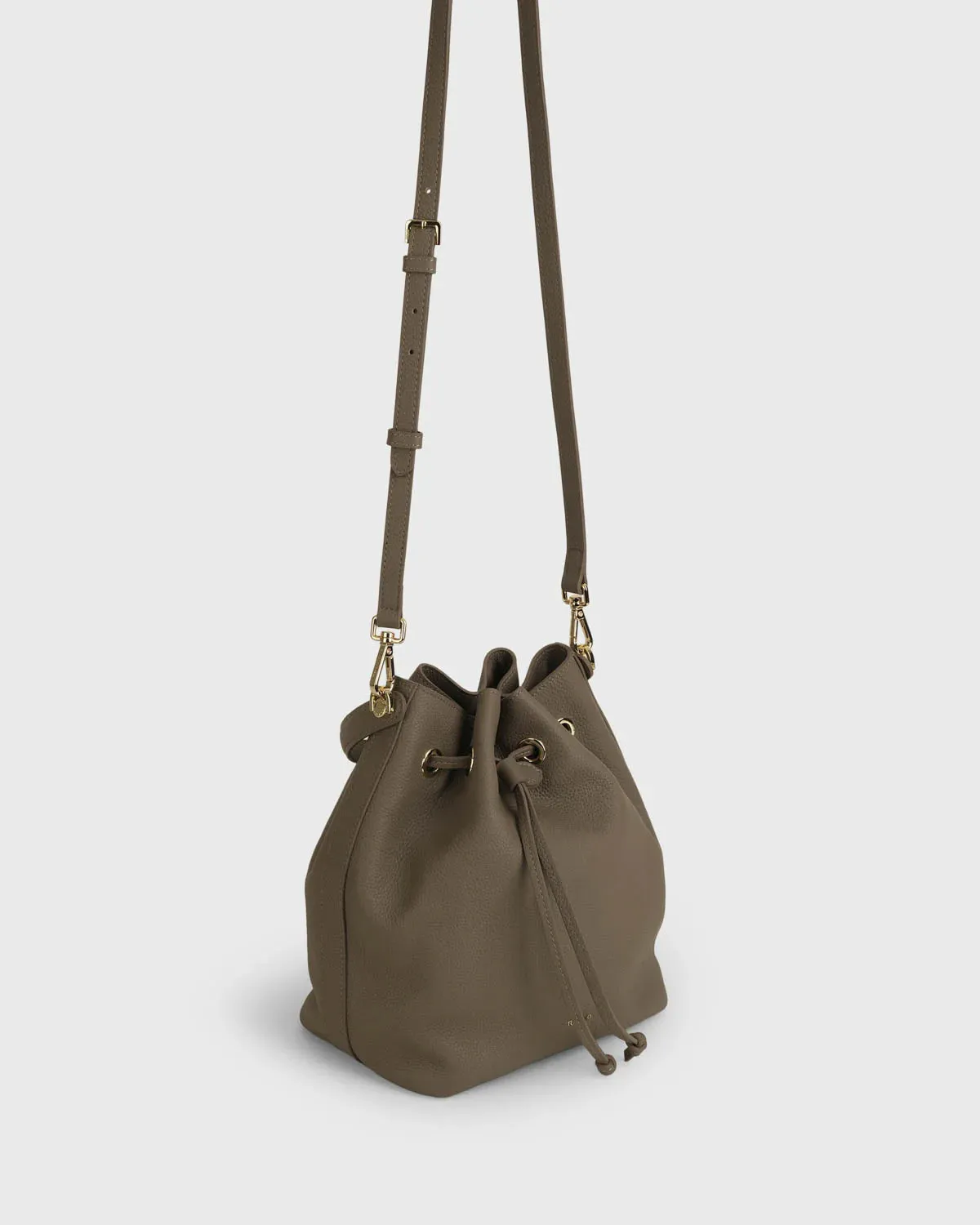 Gianna Bucket Bag - TLHB3811LN3NH4