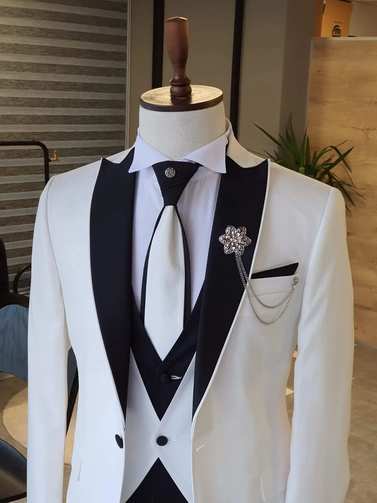 Lori White Slim Fit Peak Lapel Wedding Suit