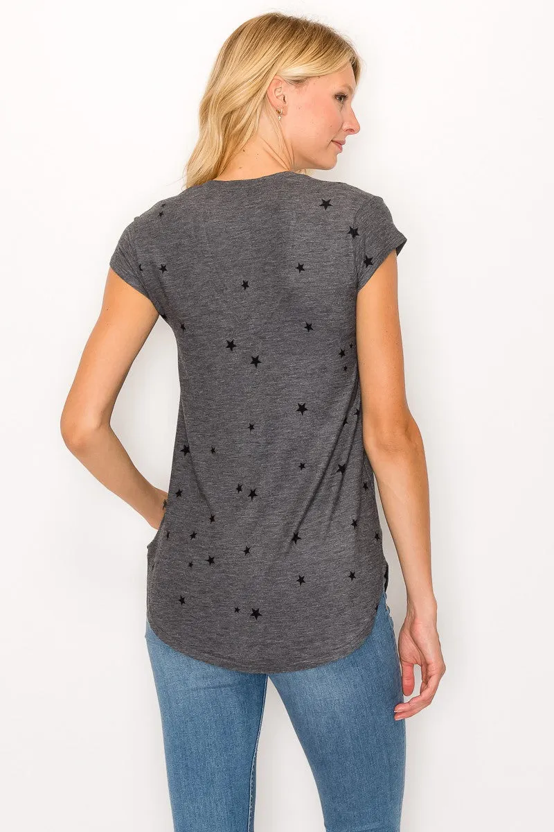 STAR PRINT V-NECK TEE