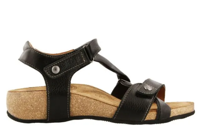 UNIVERSE BLACK SANDAL