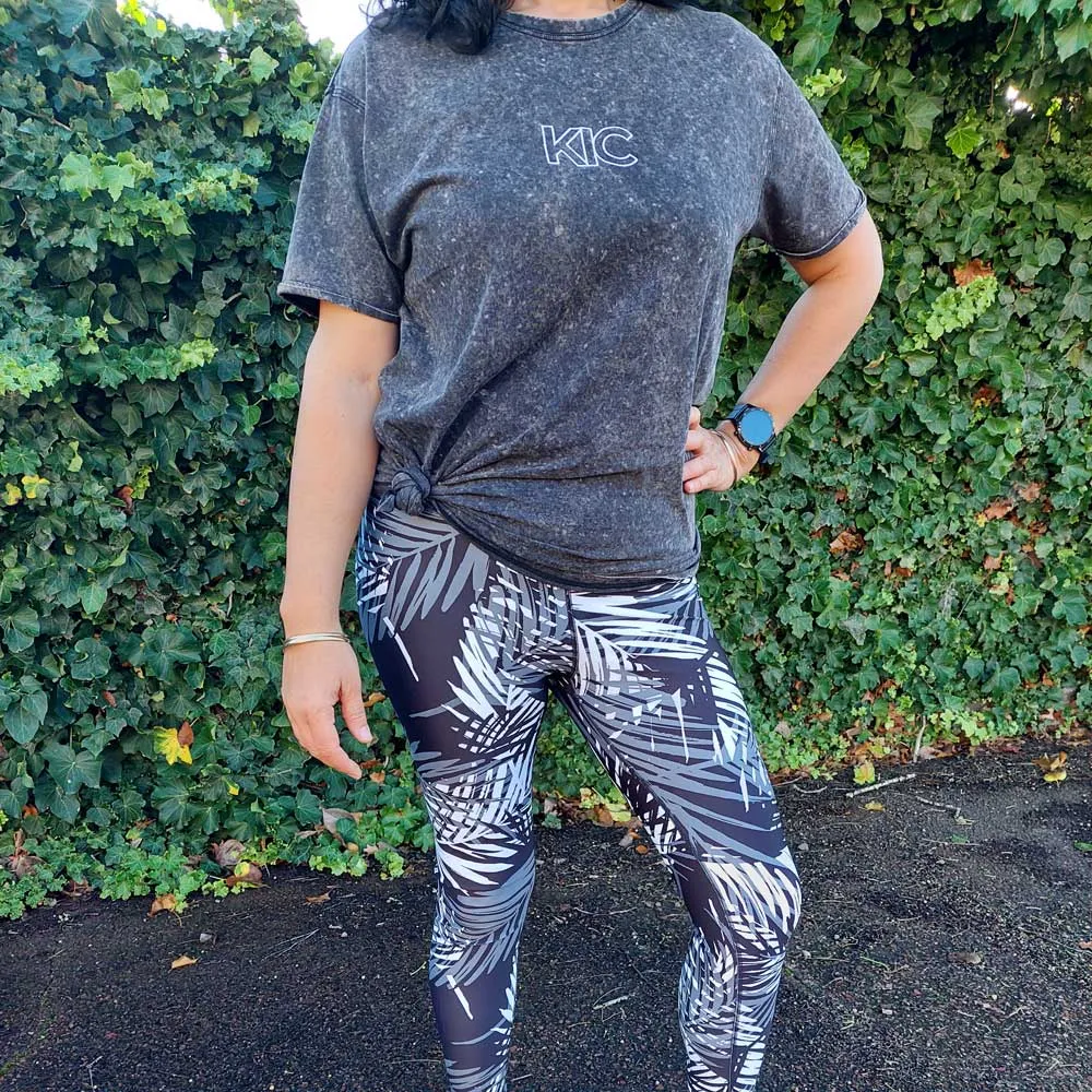 Yoga Leggings in Monotone Tropical Palm Print